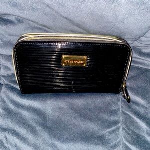 Steve Madden Black Like New multi-poclets billfold